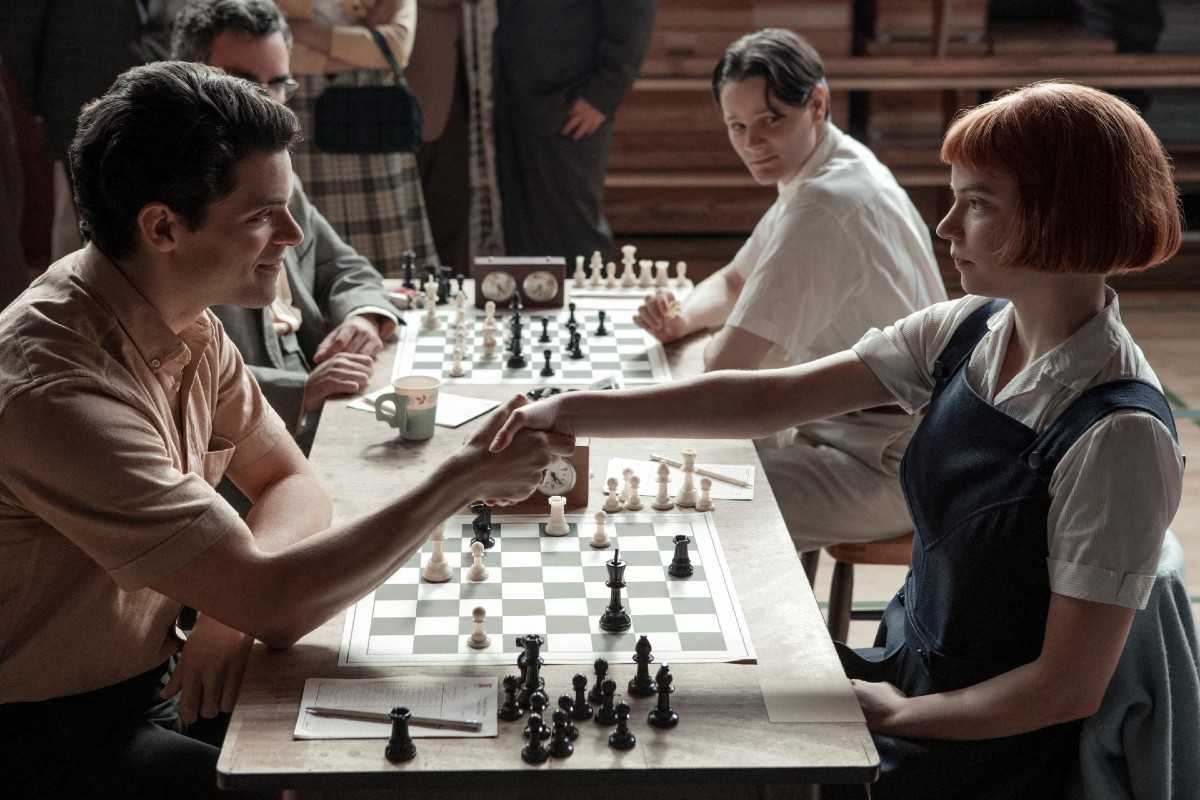 Ход королевы 2 сезон: когда выйдет сериал, дата выхода 1 серии в россии в 2021 году, трейлер