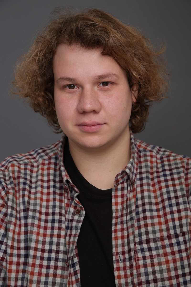 Павел комаров – биография, личная жизнь, фото, новости, актер, «жуки», фильмы, сериалы 2022 - 24сми